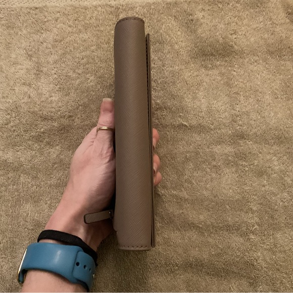 EUC Kate Spade New York Saffiano Leather iPhone Folio Wallet - Picture 5 of 12